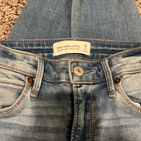 Abercrombie & Fitch High Rise Skinny Jeans Size 25/0 Regular - Picture 4 of 4